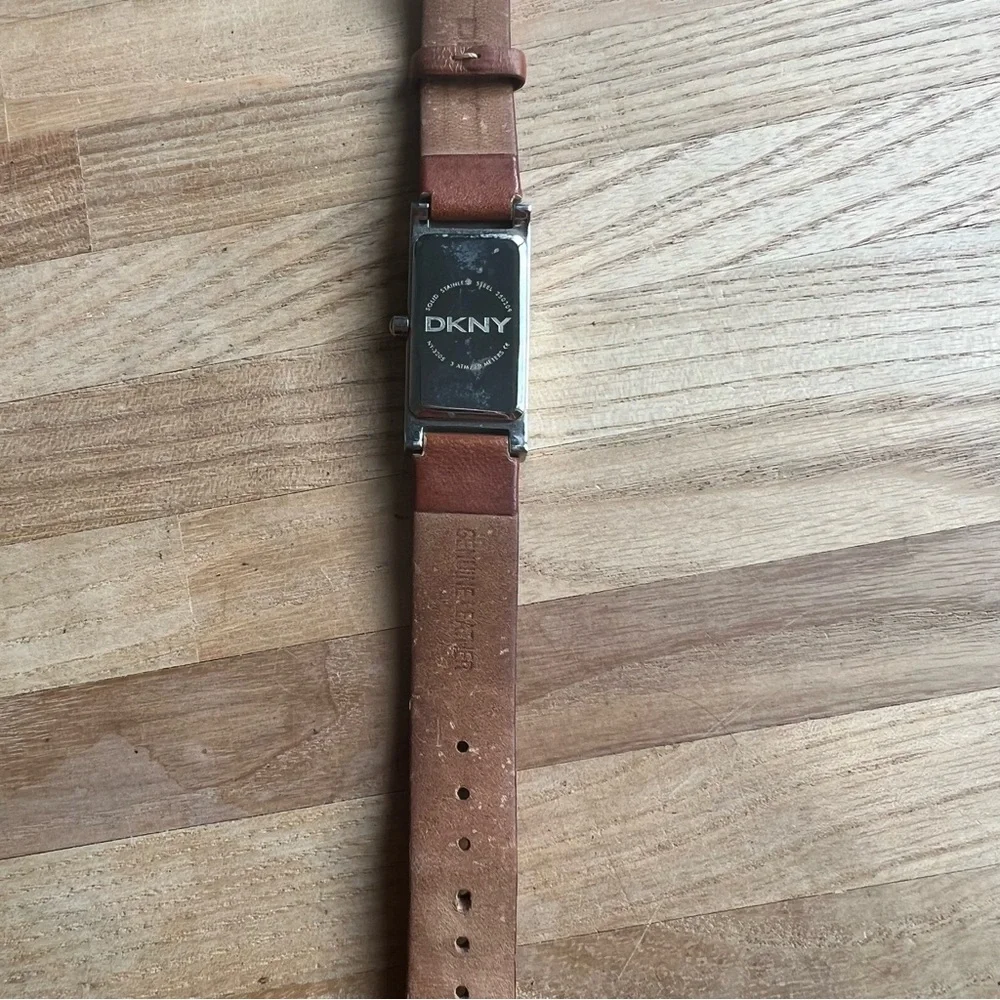 DKNY ladies retro rectangular Brown leather dress watch NEW BATTERY